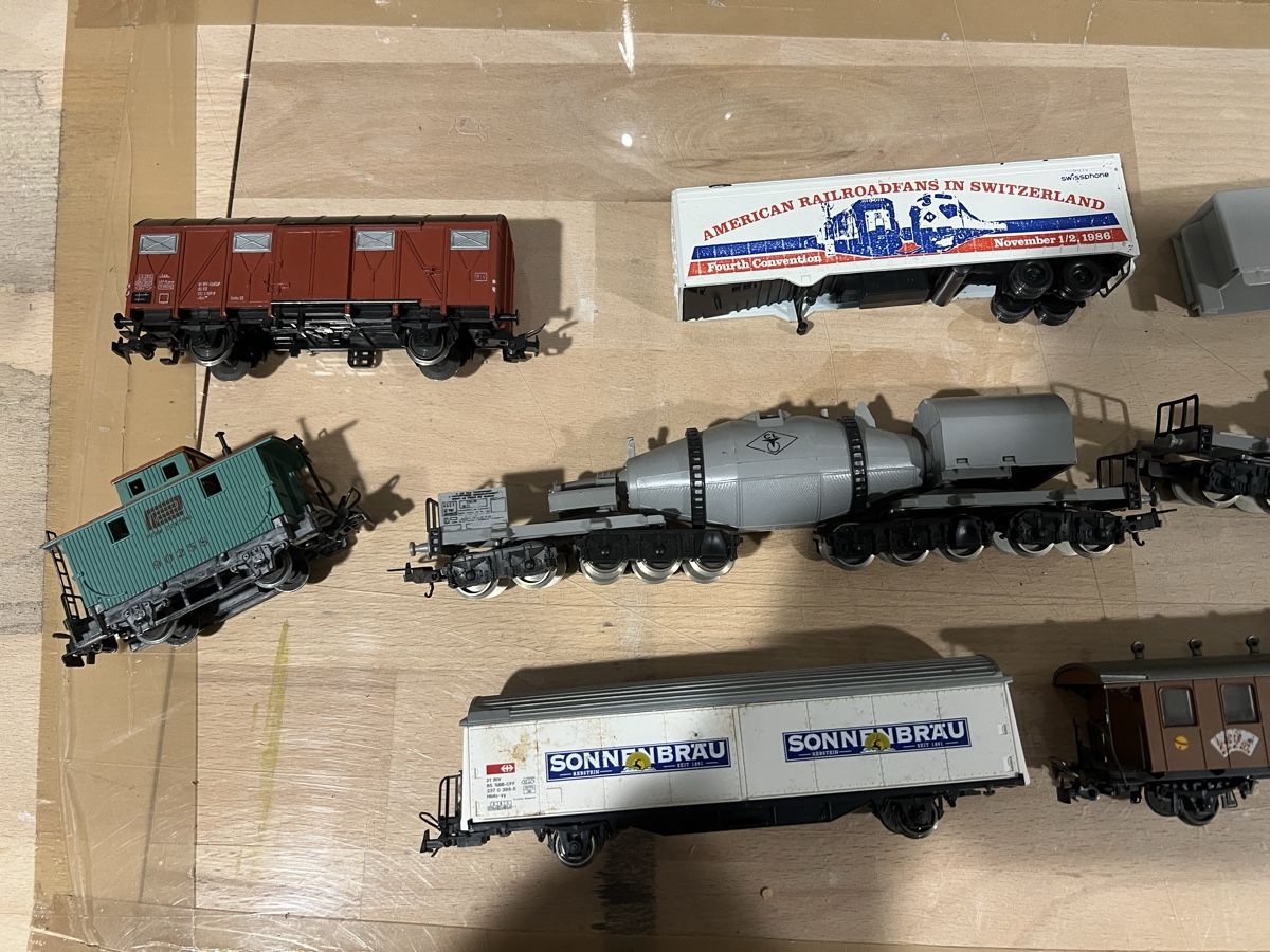 Modellini di ferrovie: Div Güterwagen – Usato da Dübendorf venduto da Troggy 3