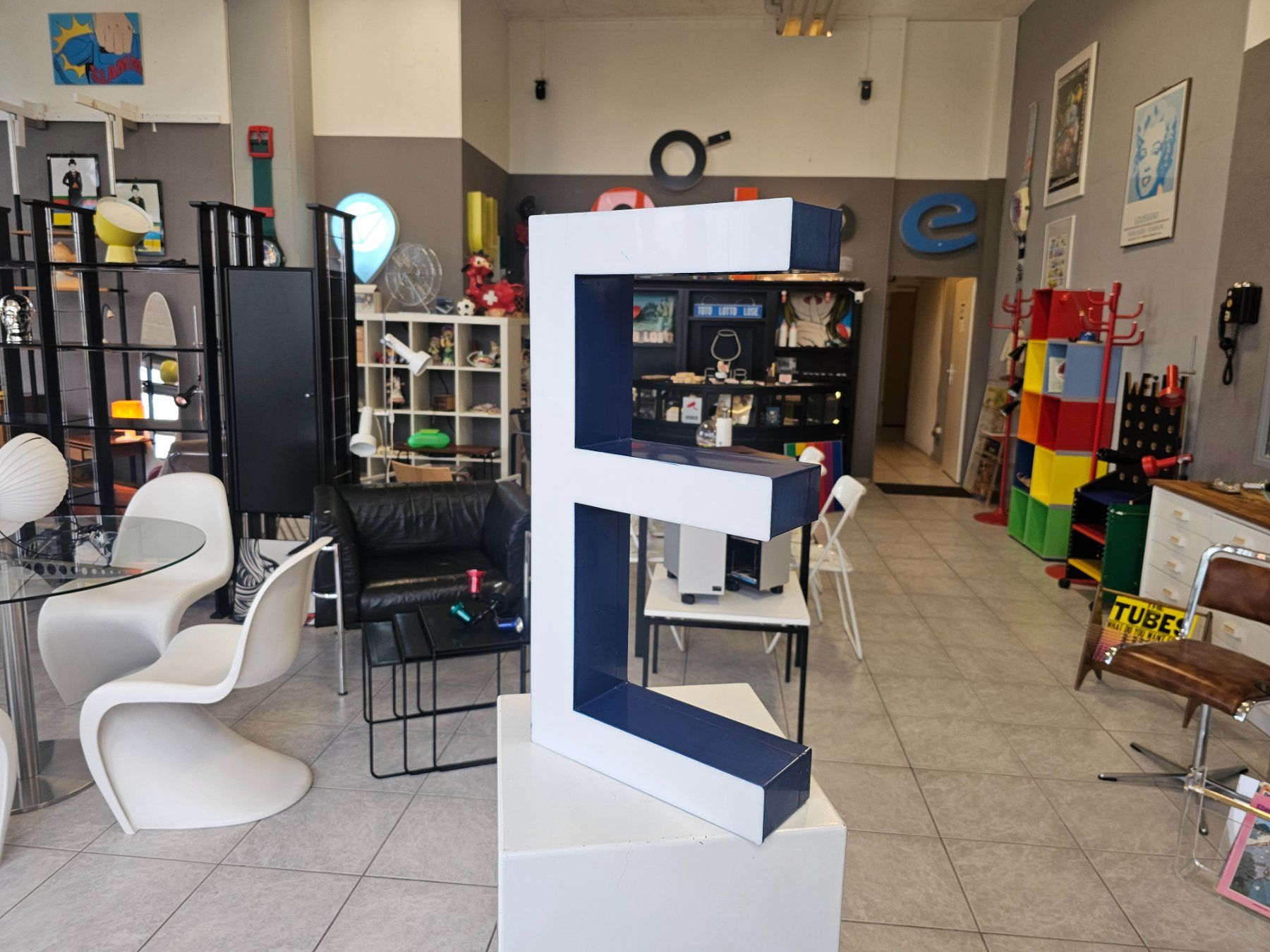 Lampen: E Leuchtbuchstabe Lightbox Leuchtreklame mit LED 1/2 – Gebraucht aus Nottwil von Wondewa-Shop