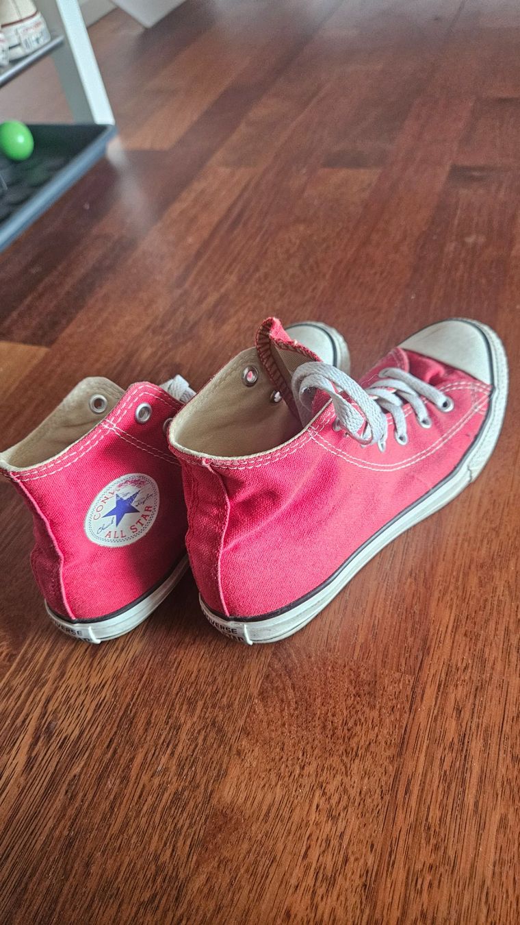 Converse Scarpe per ragazzi: All Star Converse Chuck Taylor Rot - Grösse 34 – Usato da Zürich venduto da AnjaliKosman 2