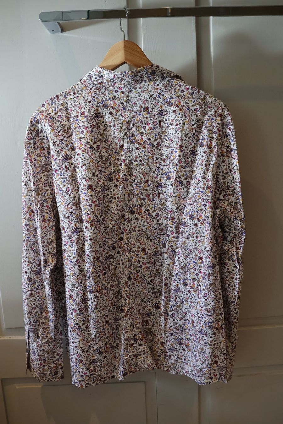 Eterna Blusen: Eterna Bluse mit Blumenmuster – Neu (gemäss Beschreibung) aus Winterthur von jul_v9wx 1