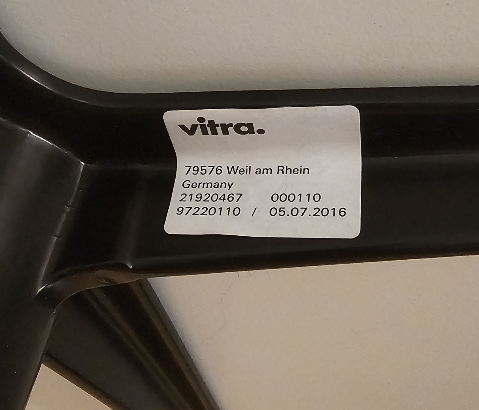 Tavoli: Vitra Eames Tisch rund 80 cm Durchmesser – Usato da Basel venduto da Allerlei-Basel 4