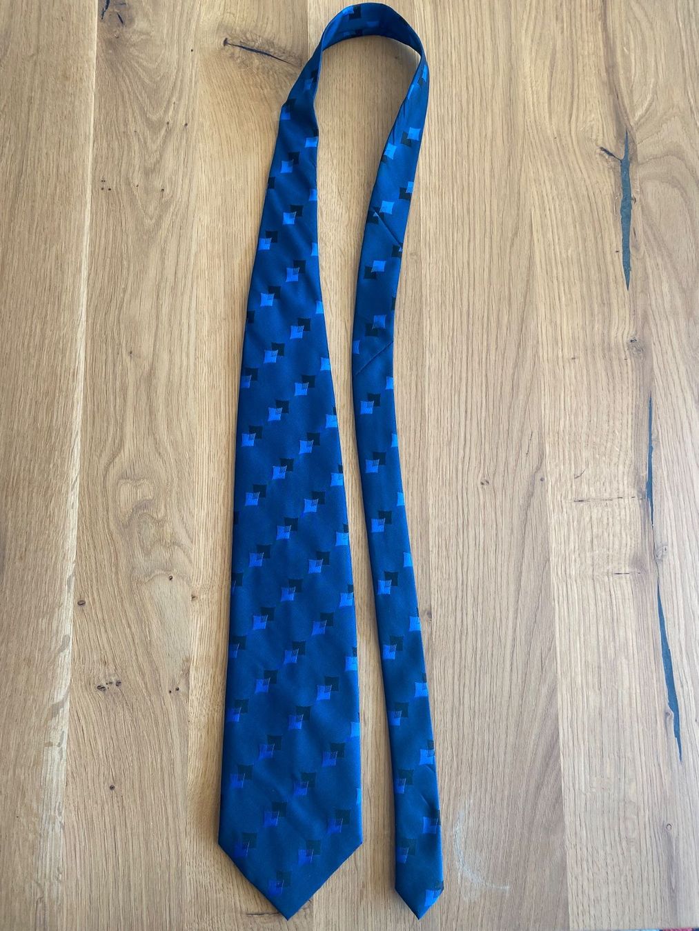 Cravatte: Elegante Herrenkrawatte von Noble – Usato da Bätterkinden venduto da Albera 1