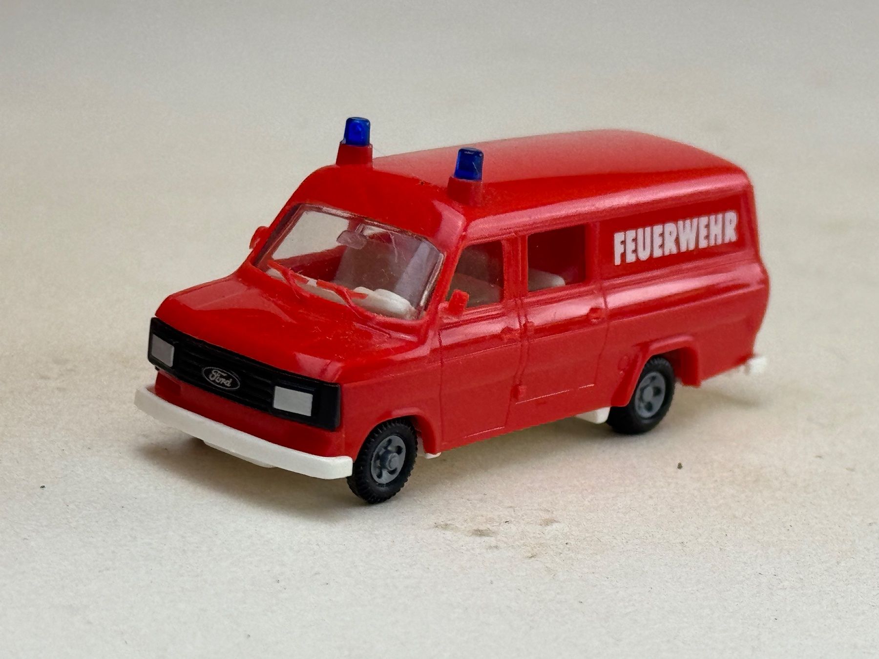 Praliné Modellautos: VE1- Praline Ford Transit Feuerwehr – Gebraucht aus Elm von Wikmtz