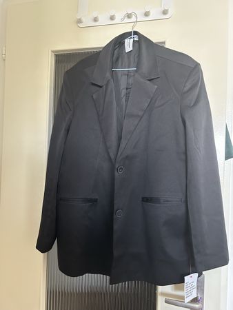 Schwarzer Blazer