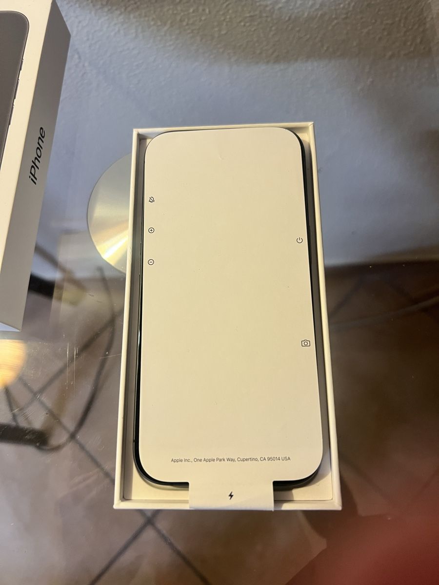 Apple Telefoni cellulari / Smartphones: IPhone 17 Neuf - 256Gb – Nuovo e nell'imballaggio originale da Lausanne venduto da Dorje94 2
