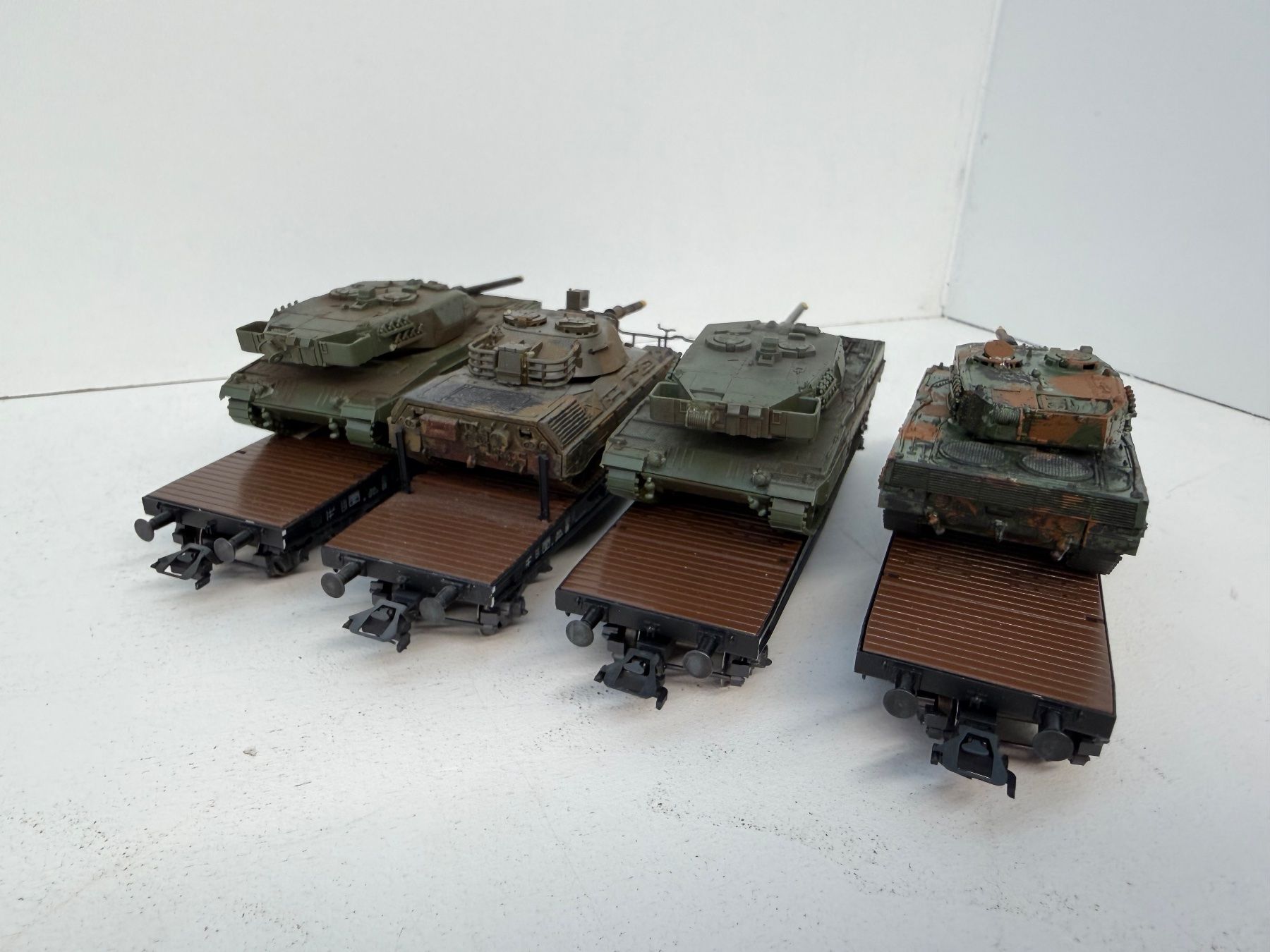 Märklin Modelleisenbahnen: Märklin 4867 Schwerlast-Flachwagen mit Panzer – Gebraucht aus Büsserach von ModellbahnDepot 5