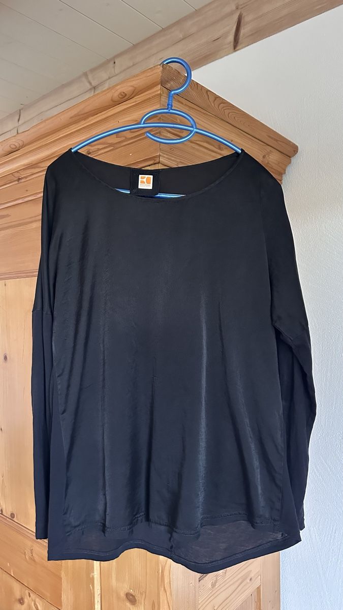 Hugo Boss T-shirt: Schwarzes Langarmshirt von Boss – Usato da Wetzikon ZH venduto da Miro56