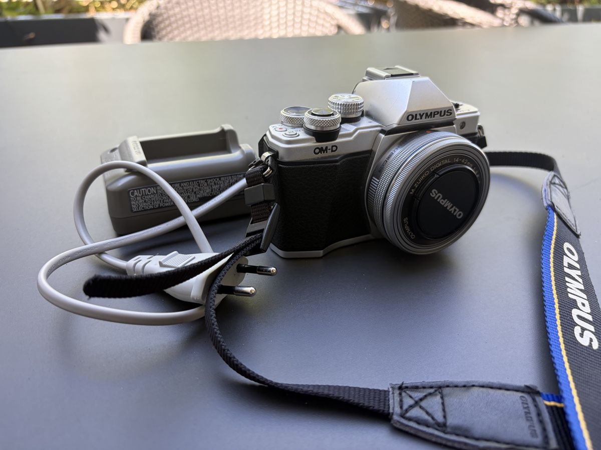 Olympus Fotocamera: Olympus OM-D E-M10 II Kit – Usato da Dättwil AG venduto da ccangie 1