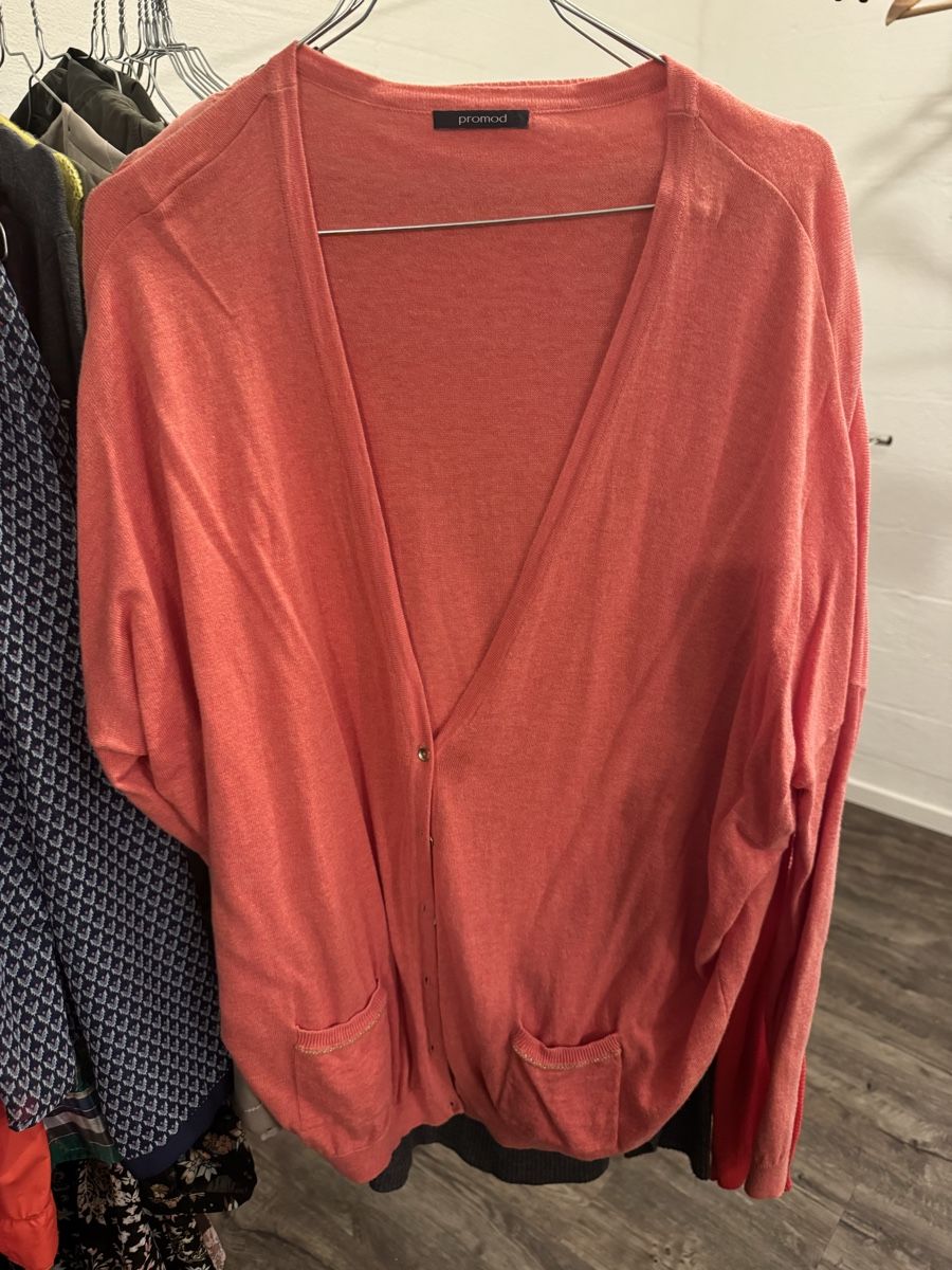 Lotti di vestiti: Verschiedene Damen Cardigans, S bis L – Usato da Pfeffingen venduto da Twoa 4