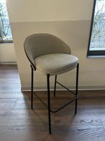 Moderner Barhocker mit Rückenlehne - Top Zustand!