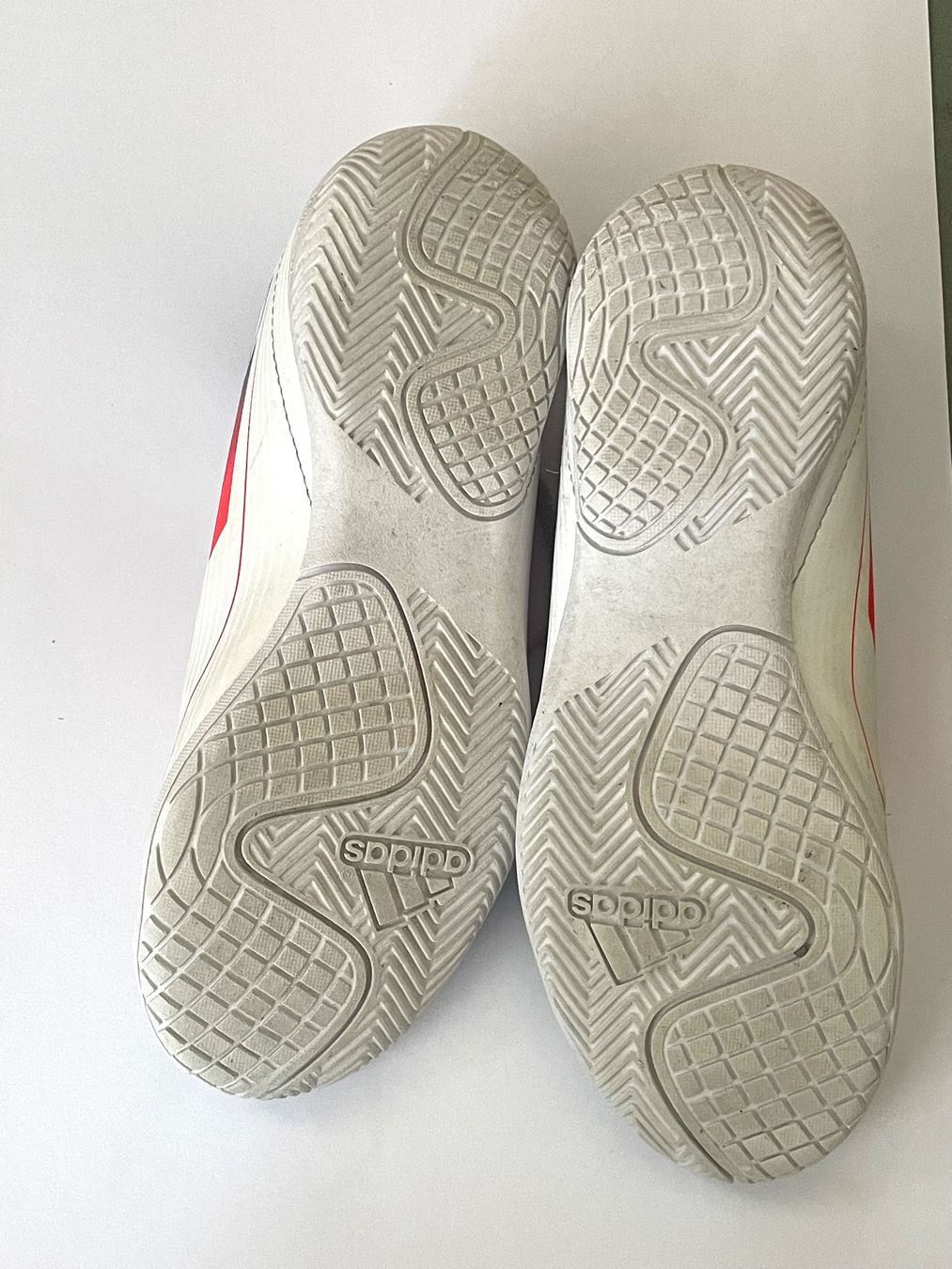 Adidas Scarpe per ragazzi: Fussball Hallenschuhe Grösse 34 – Usato da Zürich venduto da Fridayiminlove 1