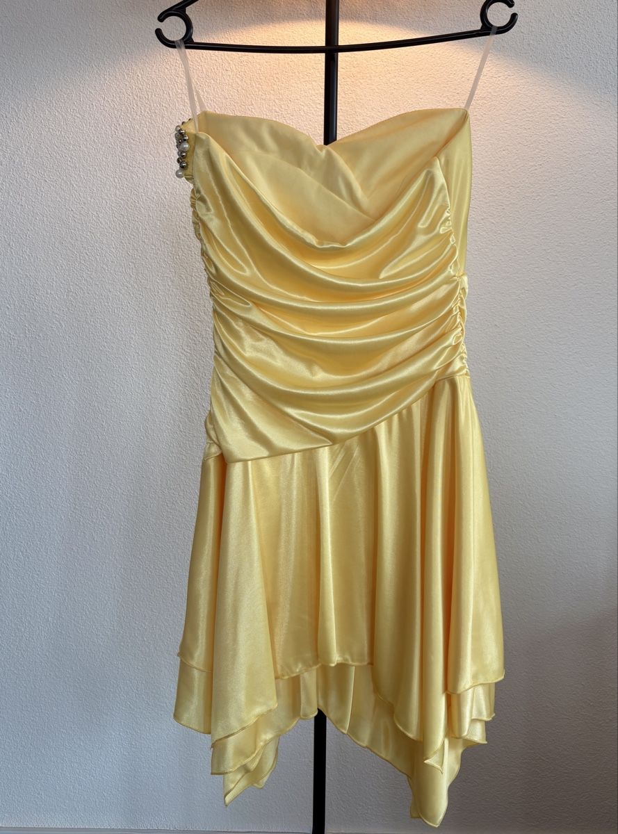 Vestiti: Gelbes Kleid – Nuovo (secondo la descrizione) da Spreitenbach venduto da dyyyl 1