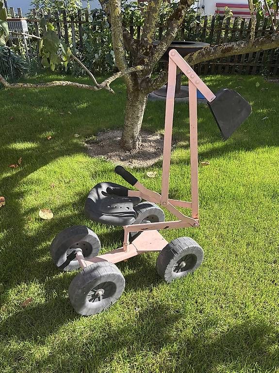 Sandkasten: Rosa Bagger - Sandkastenbagger – Gebraucht aus Zofingen von Punctum 2