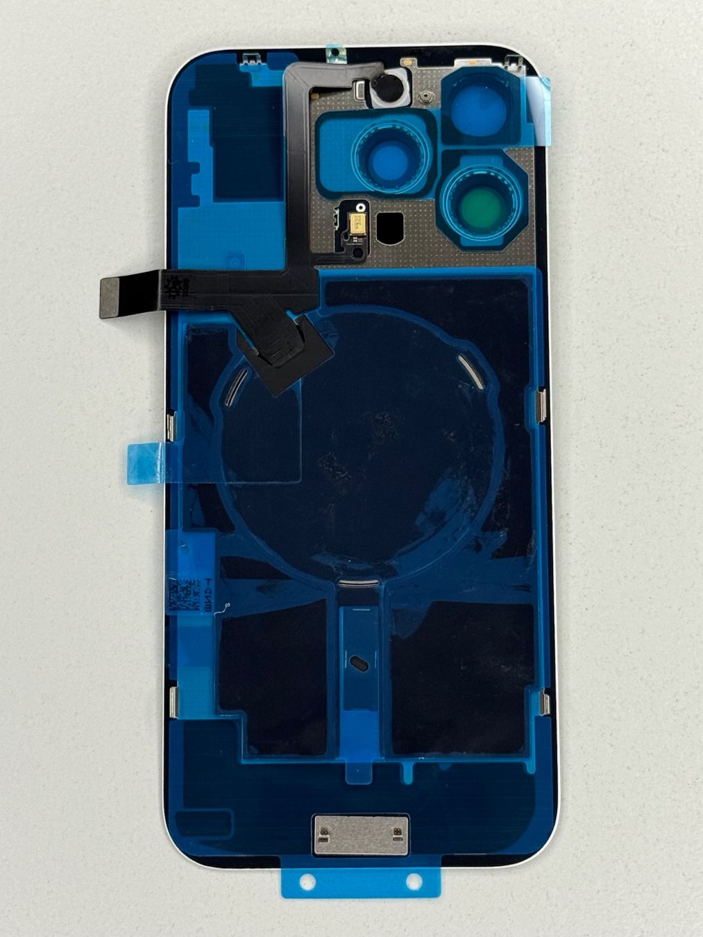 Apple Telefoni cellulari / Smartphones: Vitre Arrière pour iPhone 16 Pro Max avec NFC | Flash – Nuovo e nell'imballaggio originale da Zug venduto da ElPhone 1
