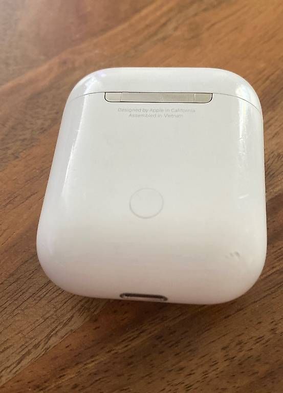 Apple Kopfhörer: Apple AirPods 2nd Gen – Gebraucht aus Schlieren von NataschaLeisi 2