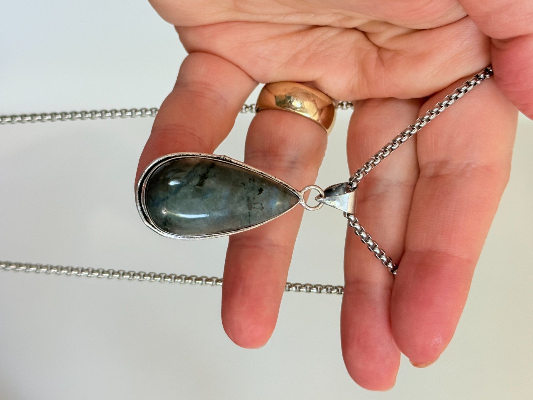 Catenine: Collier vintage avec pendentif en Labradorite – Nuovo e nell'imballaggio originale da Genève venduto da AWWA 7