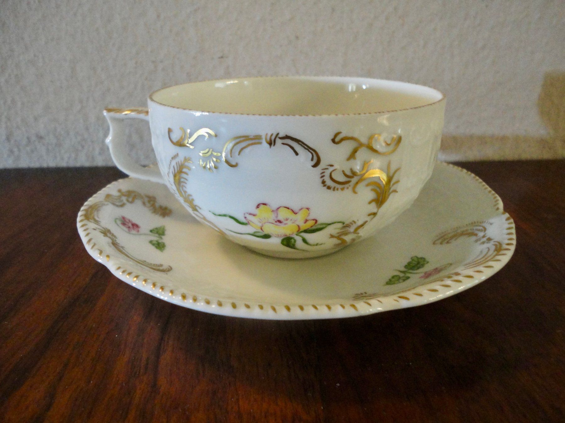 Rosenthal Set di piatti: Rosenthal Sanssouci mit Unterteller. – Usato da Wädenswil venduto da LIS11