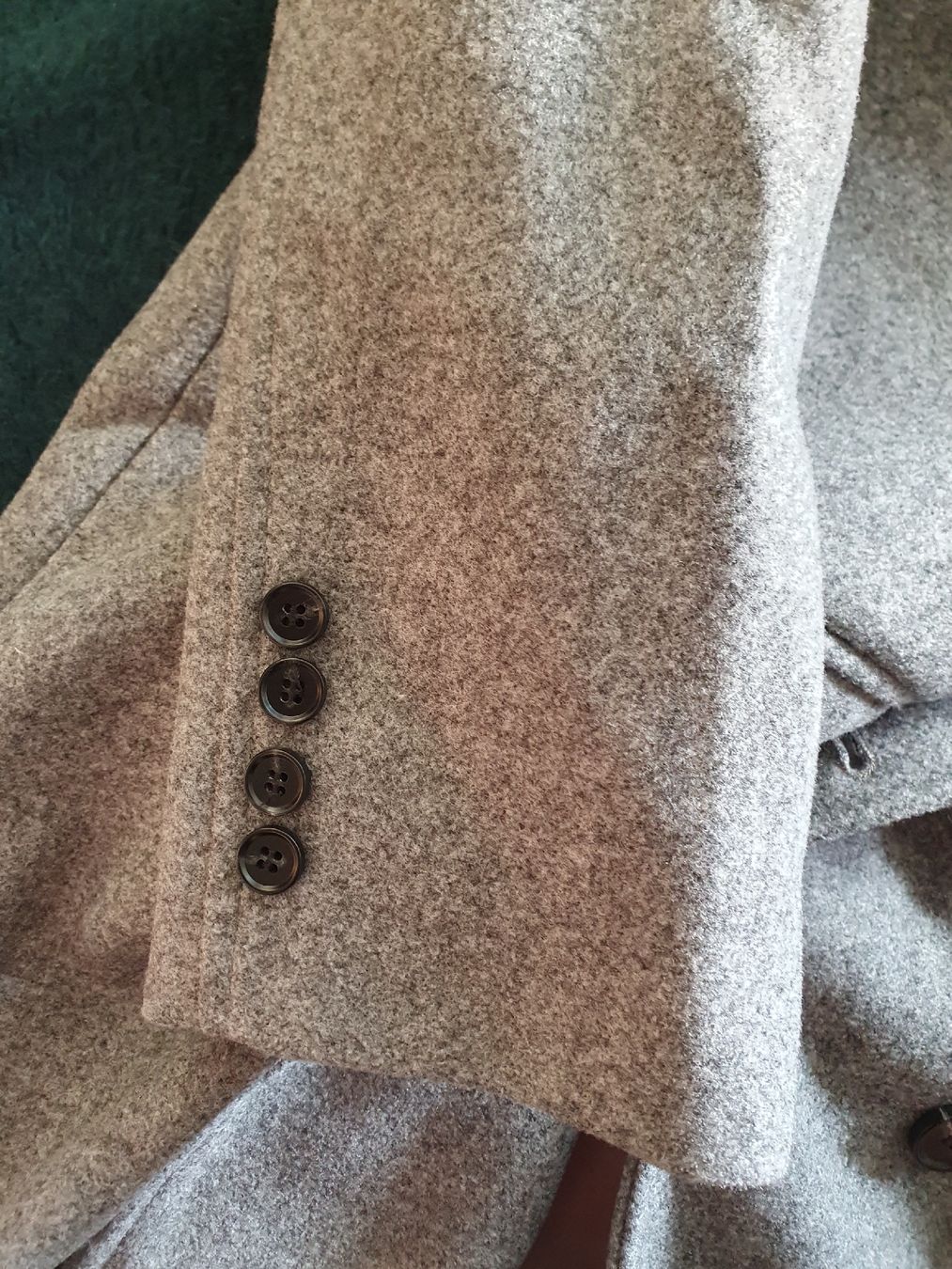 Cappotti: Manteau long gris, avec boutons noir. – Nuovo (secondo la descrizione) da Prilly venduto da Framboise.2000 4