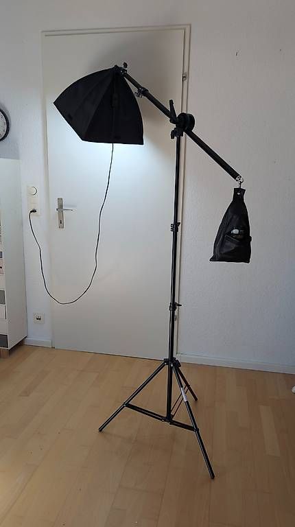 Lampade: tectake Studioleuchte mit Softbox und Stativ – Usato da Bremgarten b. Bern venduto da Flintli 1