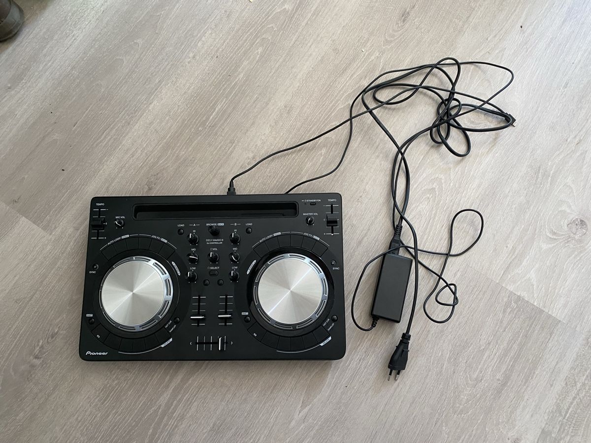 Pioneer Console di mixaggio: Pioneer Ddj-wego3-K Compact DJ Dual Deck Controller USB bus  – Usato da Zollikofen venduto da eli_82mn 2