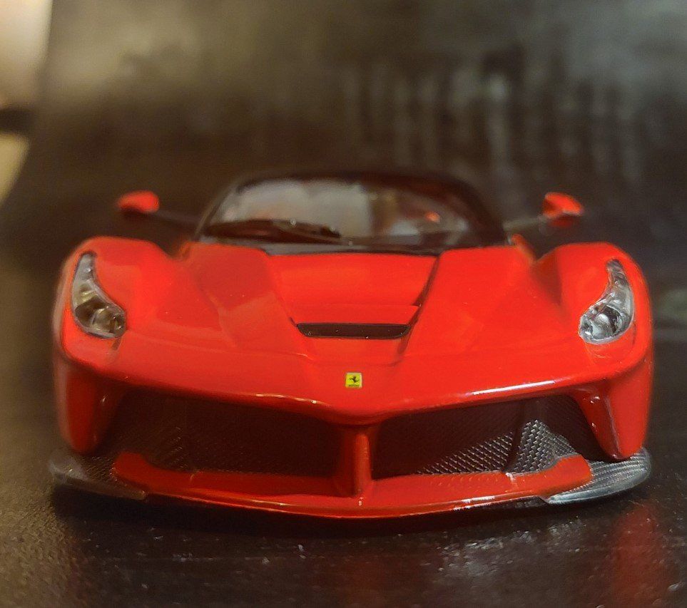 Bburago Modellini d'auto: Ferari La Ferrari – Usato da Herisau venduto da Simonalb