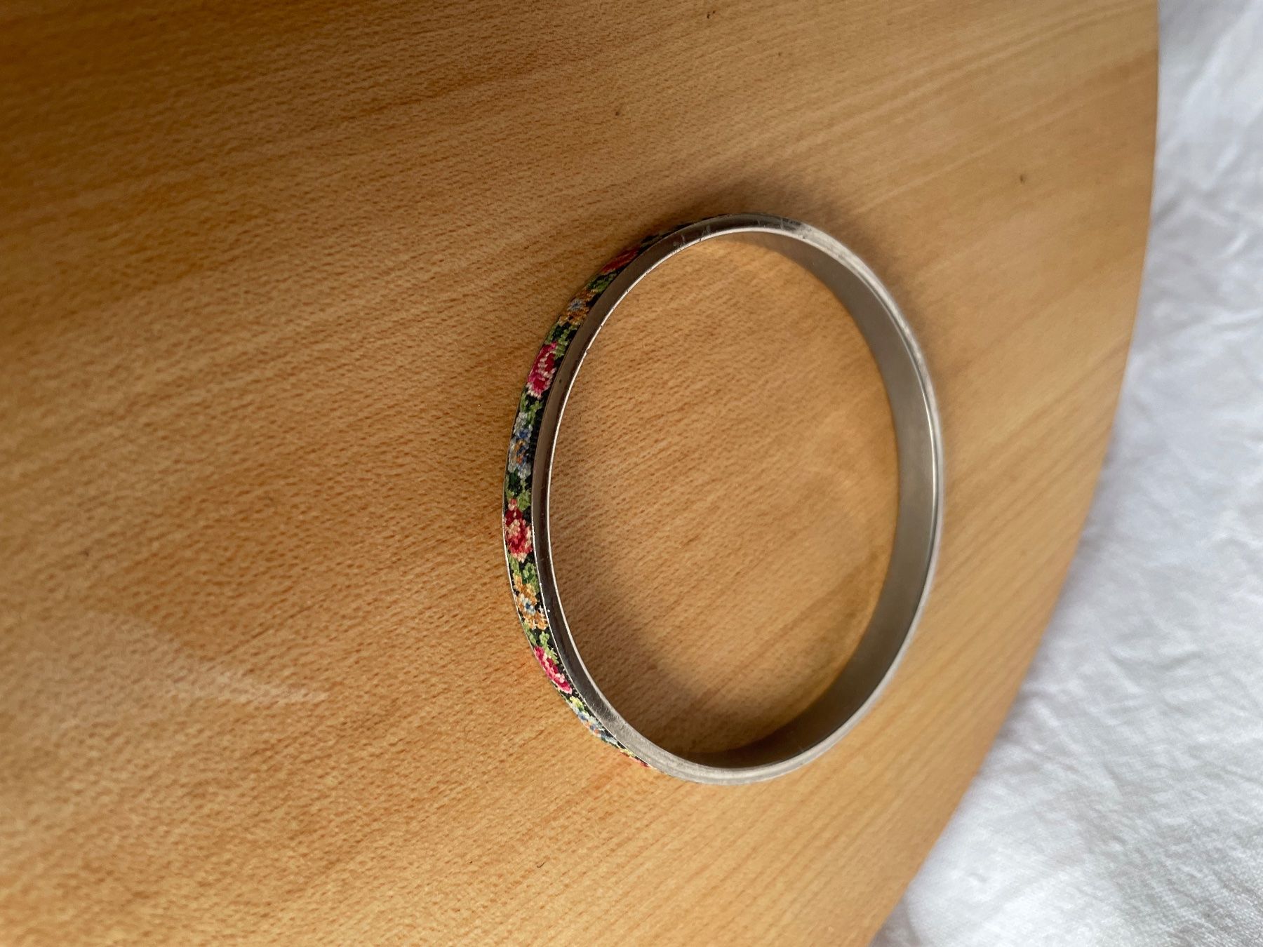 Bracciali & Braccialetti: Armreif, Unikat, Gobelin, Petit Point – Usato da Köniz venduto da kupu-kupu 3