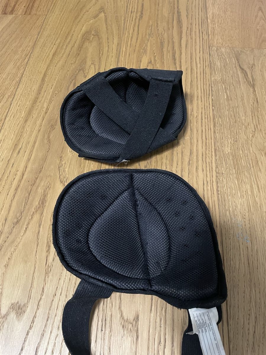 Salomon Schutz & Schoner: Salomon Knee Pads – Neu (gemäss Beschreibung) aus Ecublens VD von cle_d8j8 2