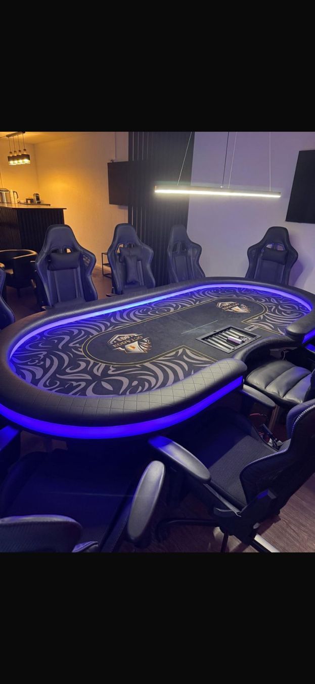 Tables: Pokertisch – D'occasion à Härkingen par Youshpe