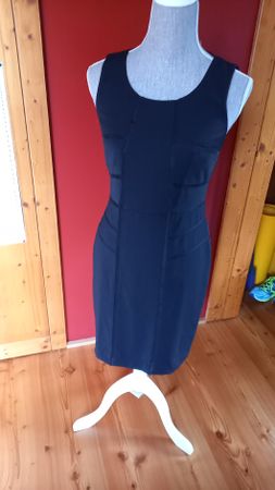 Elegantes Kleid von Ann Taylor, Gr. 2, neuwertig!