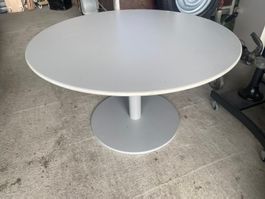 Massiver, höhenverstellbarer Tisch (Ø120 cm) – von 63 bis 11