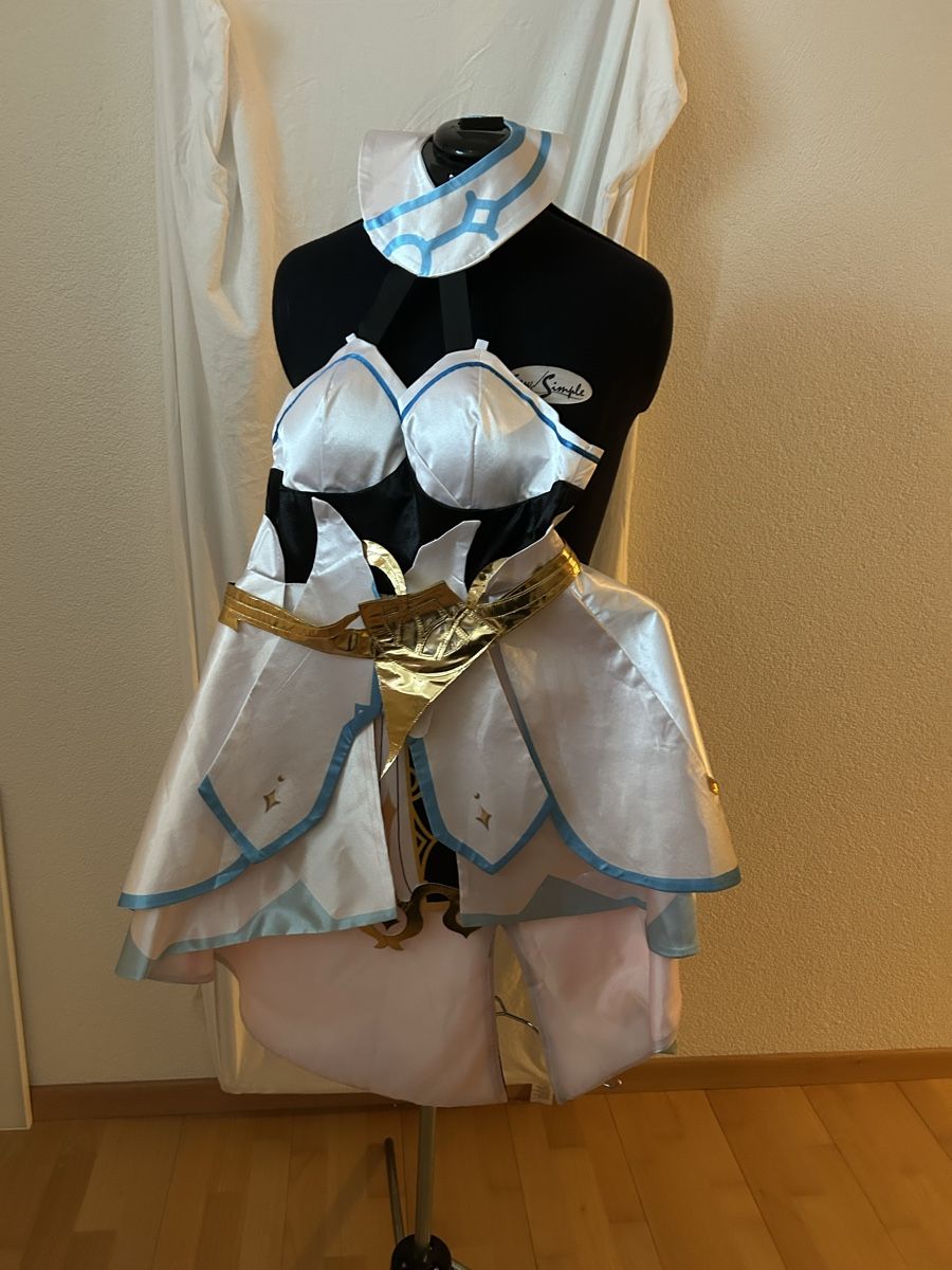 Costumi: Lumine Cosplay Genshin Impact – Usato da Zürich venduto da Zaklina