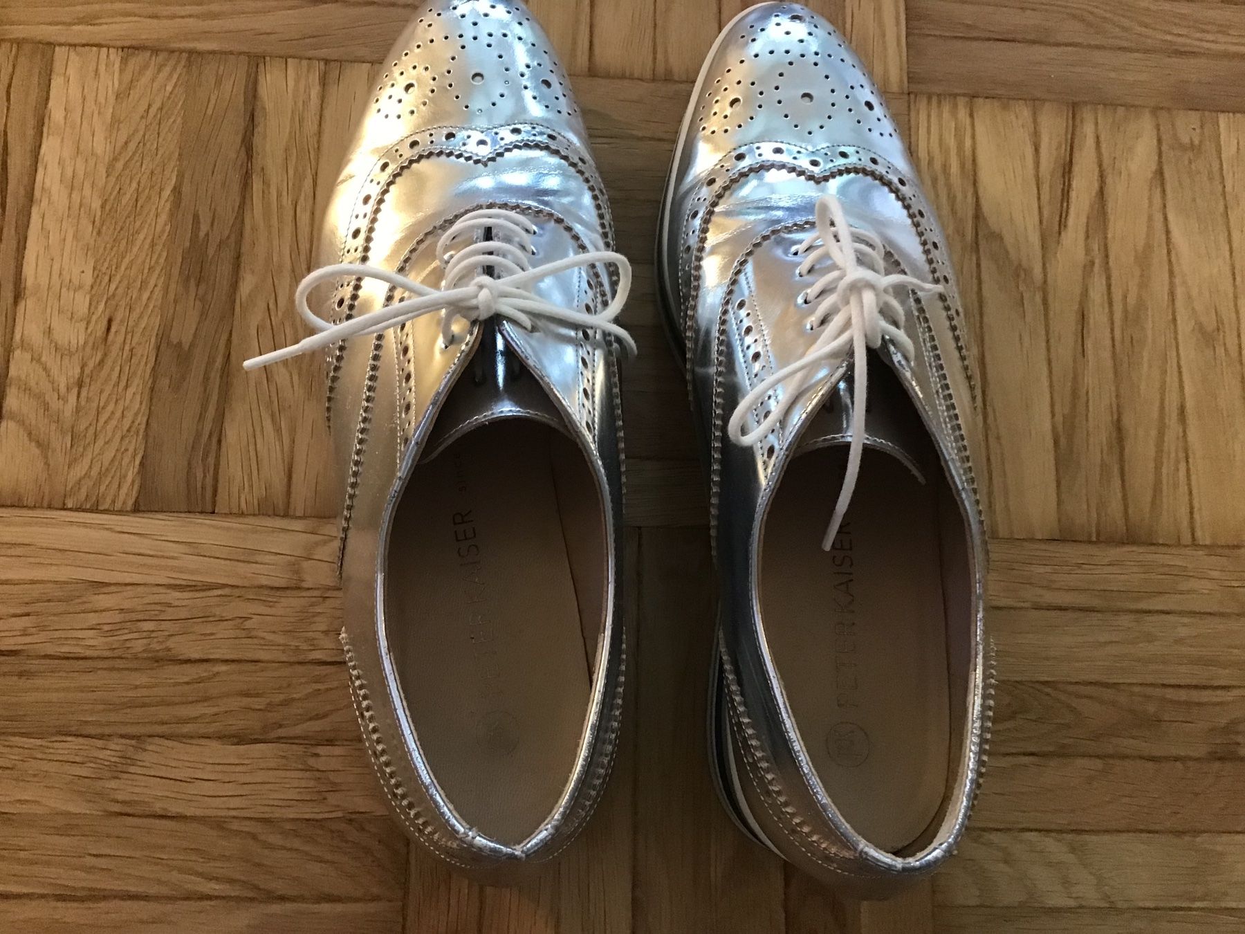 Kaiser Scarpe da donna: Peter Kaiser Leder-Schnurschuh in Silber – Usato da Dübendorf venduto da NissanCC