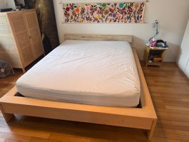 Reseda Bettgestell aus massiv Ahorn (Neupreis CHF 4’600) –
