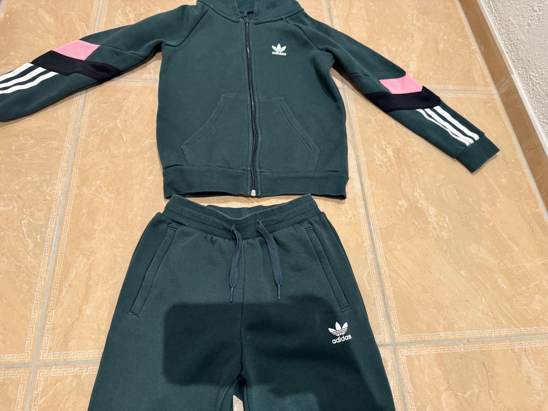 Lotti & Set di vestiti: Adidas cooler Trainer, 7-8J 128 – Usato da Klingnau venduto da Markus14 1