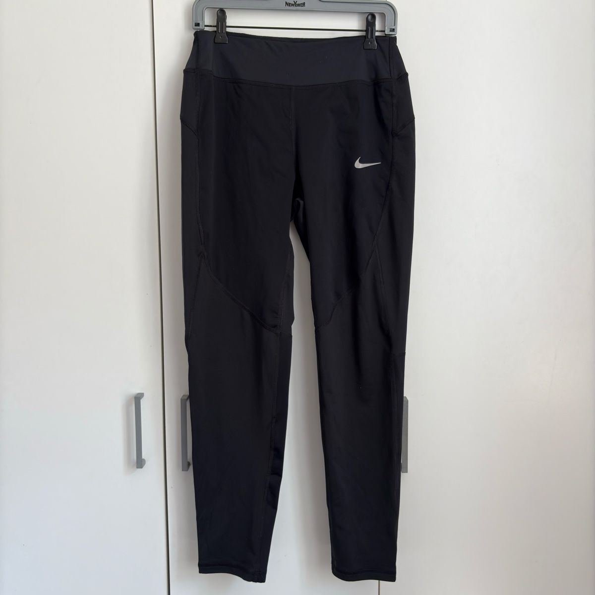 Nike Hosen: Pantalon sport Nike  – Neu (gemäss Beschreibung) aus Moudon von TigerrrEye