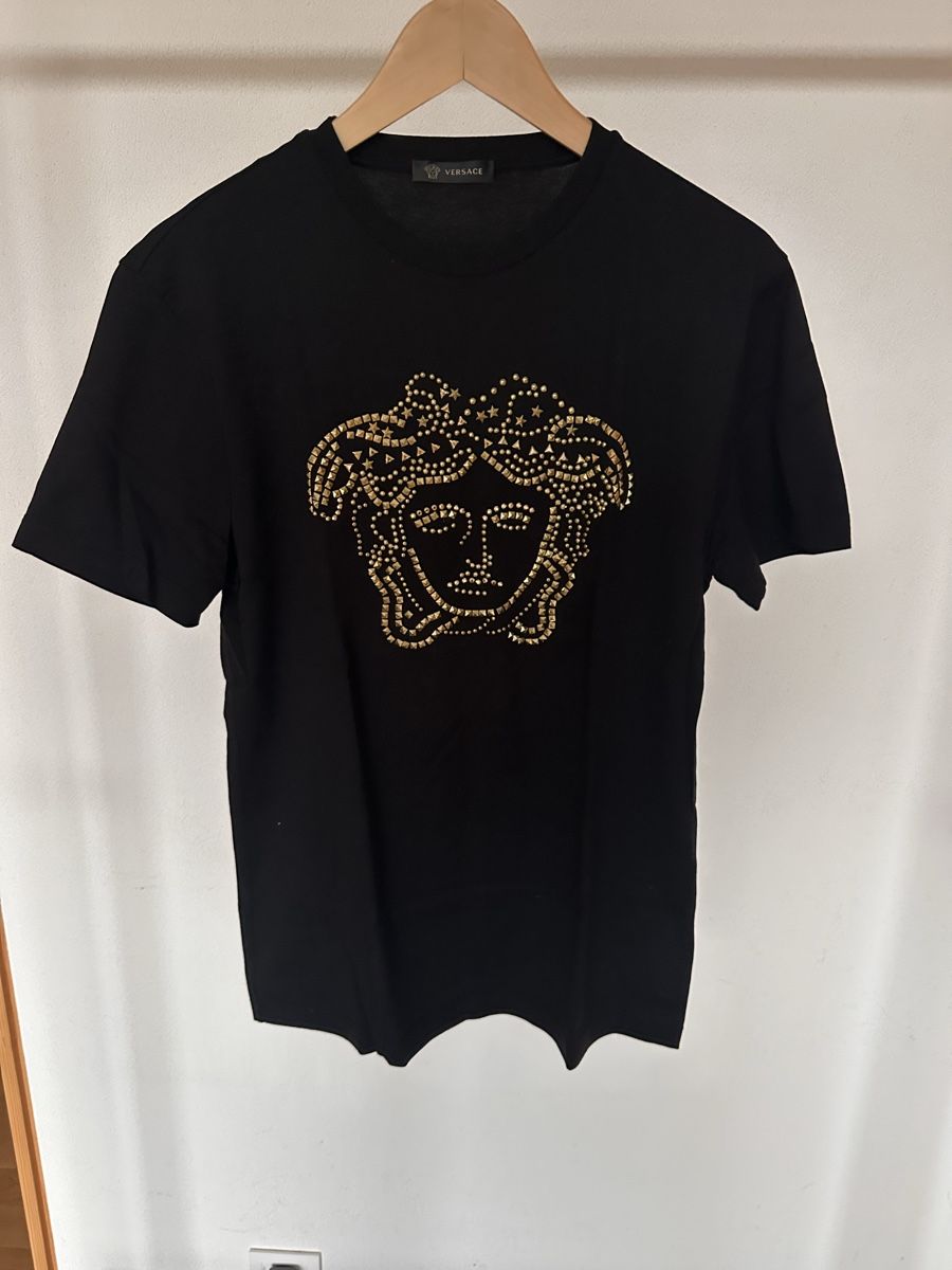 Versace T-shirt: Versace T-Shirt,  neuwertig – Usato da Chur venduto da lululemooon
