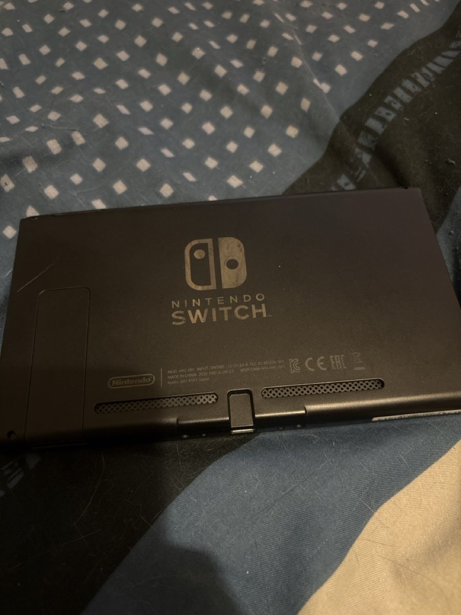 Nintendo Console: (juste l’écran )Nintendo Switch endommagé  – Difettoso da Lausanne venduto da mix_8bpx 2