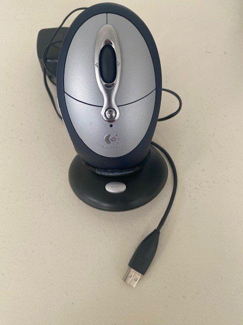 Logitech Mouse: Logitech Cordless Mouseman Wheel - Kabellose Maus – Usato da Wängi venduto da Bmo 1