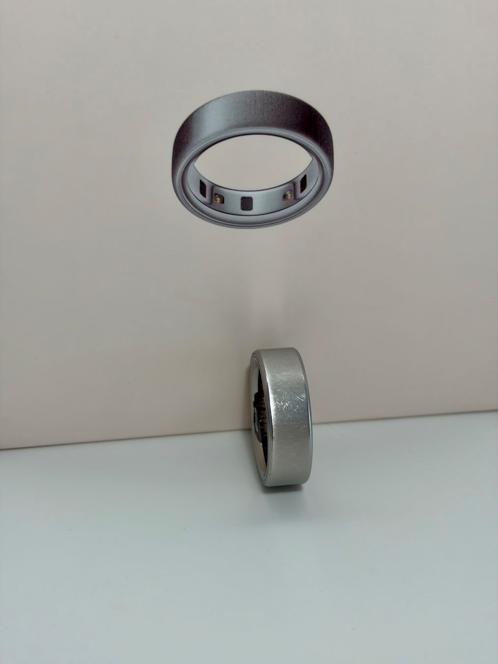 Oura Anelli: Oura Ring 4 (Grösse 10, Brushed Silver) – Usato da Zürich venduto da Wolpe23 6