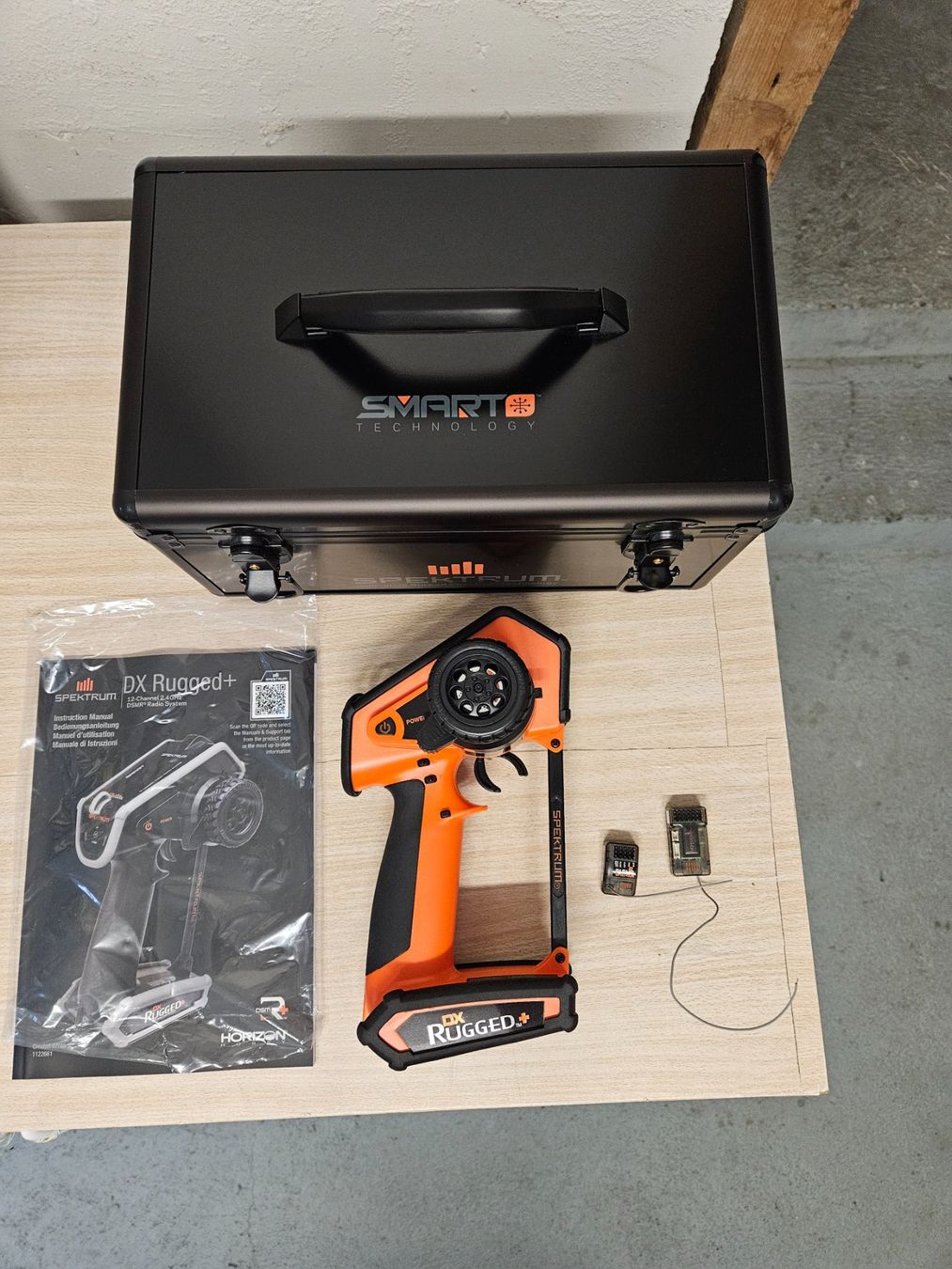 Spektrum Telecomando: Spektrum DX Rugged+ 12 Kanal Handsender – Nuovo (secondo la descrizione) da Oberarth venduto da polestar1968 2