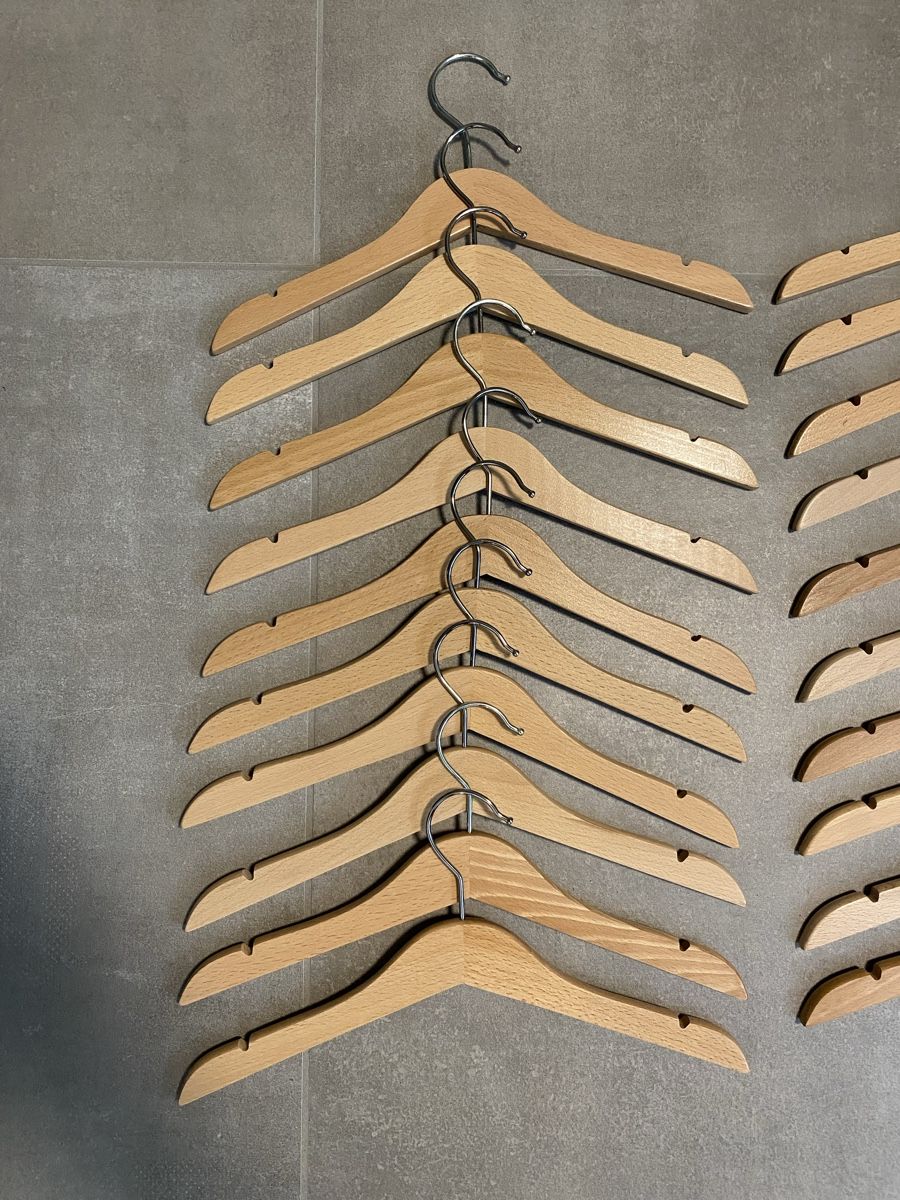 Ikea Kleiderbügel: Holz Kinderkleiderbügel / 29 Stück – Gebraucht aus Elgg von veo94 2