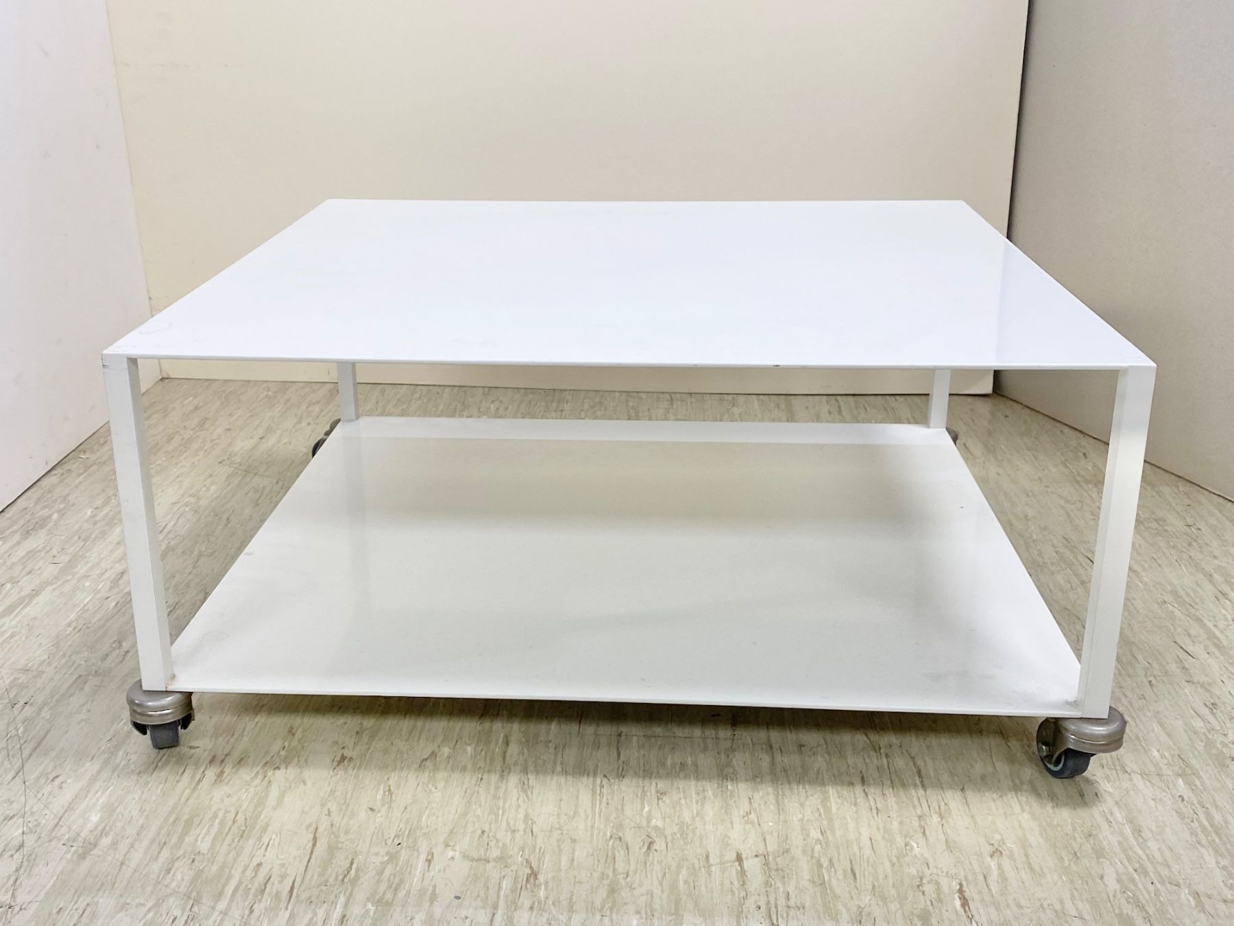 Tische: 🟢   Couch-Beistelltisch – Gebraucht aus Zürich von trashtussi 2