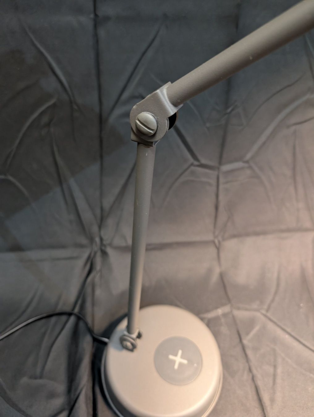 Ikea Lampade: IKEA Hektar Schreibtischlampe mit Qi-Ladepad & USB – Usato da Wiezikon b.Sirnach venduto da Romsche 3