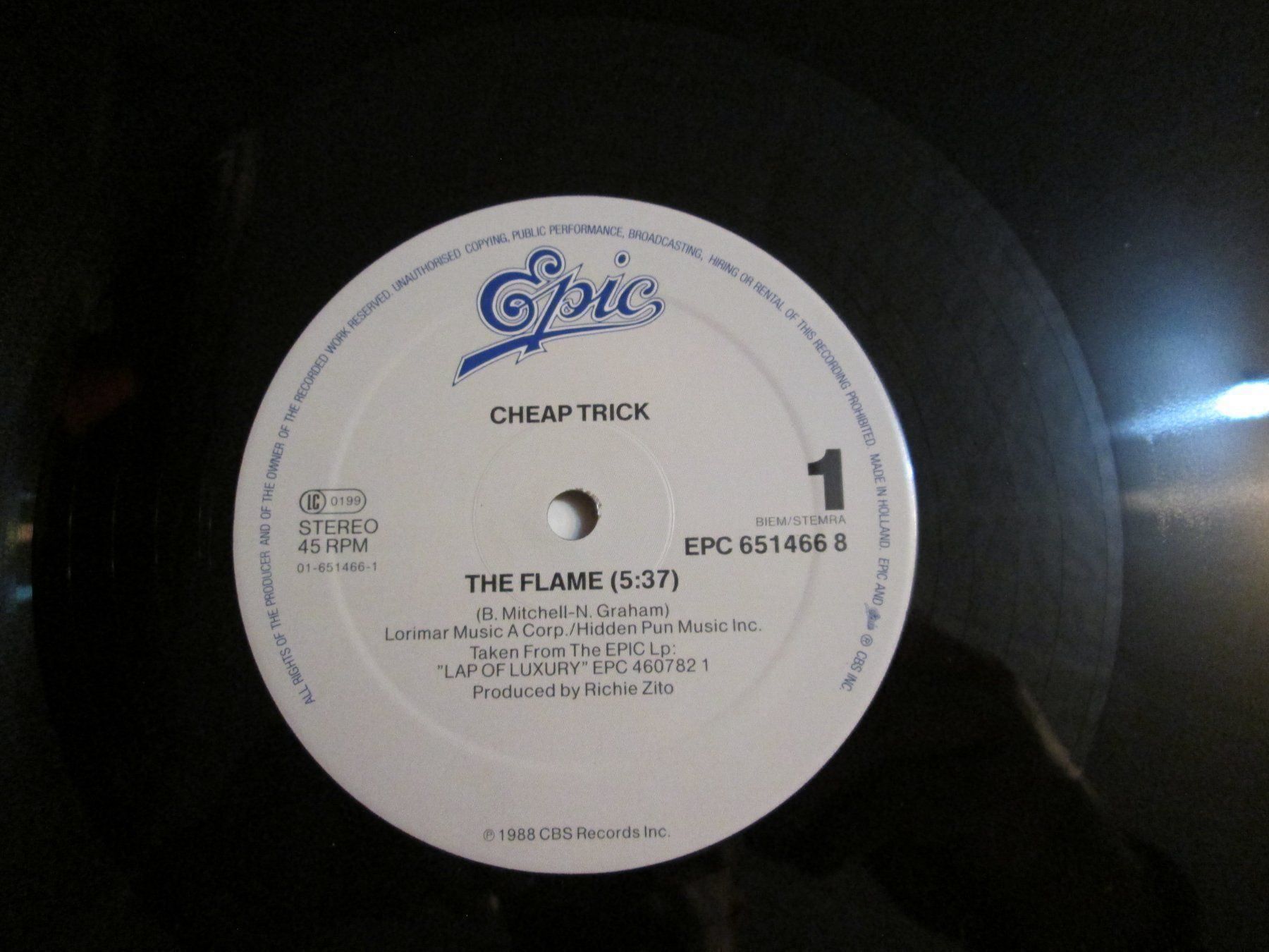 Dischi in vinile: Maxi Single 45t "The Flame" Cheap Trick 🔥 – Usato da la Chaux-de-Fonds venduto da Lampe 1