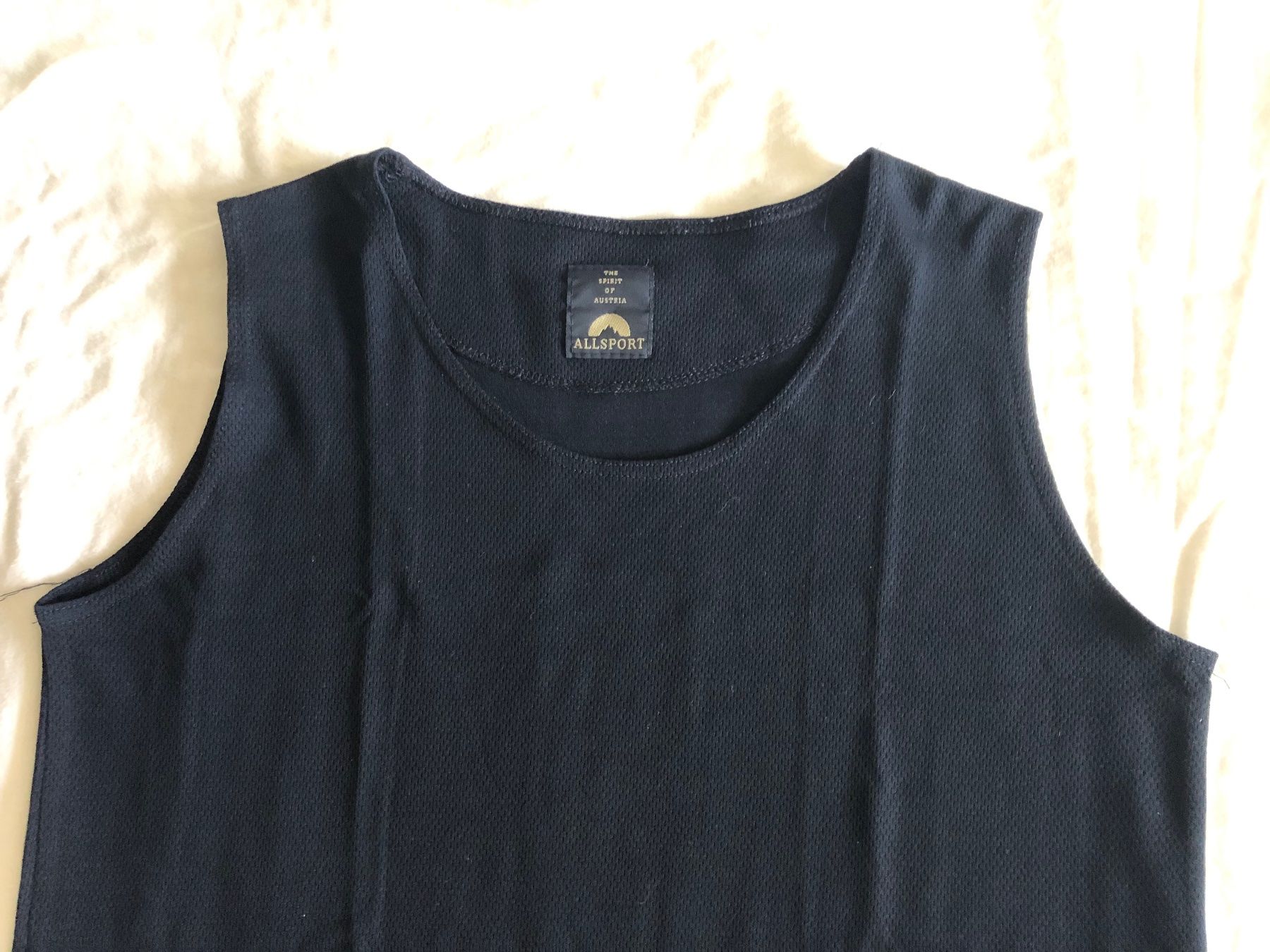 Top: ALLSPORT, Basic-Top ärmellos, dunkelblau, Gr. 40 – Usato da Basel venduto da Solaia28 1