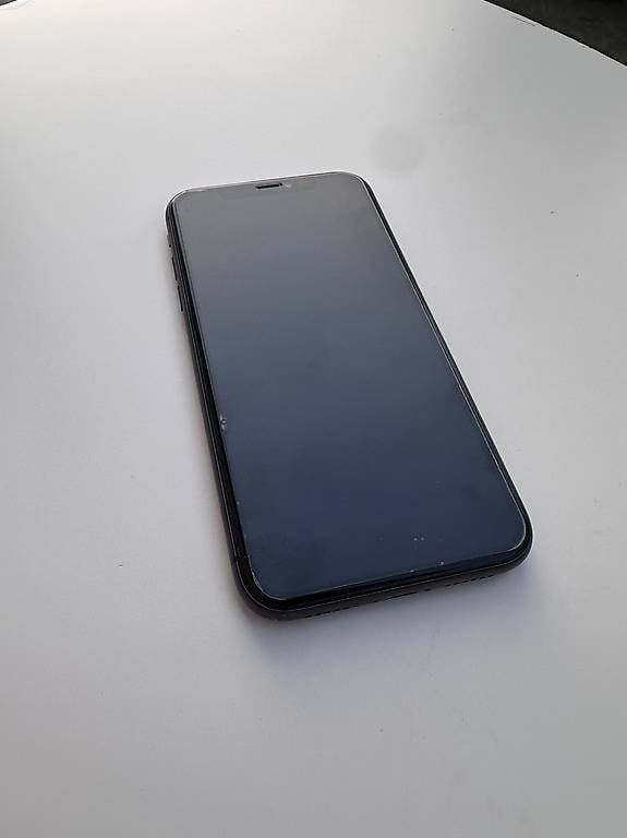 Telefoni cellulari / Smartphones: Iphone 11 256gb  – Usato da Murzelen venduto da Dextramcerebri