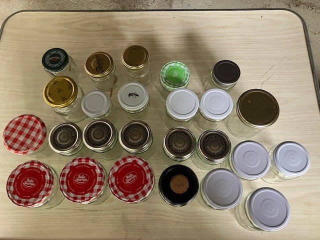 Bicchieri: Sammlung: 25 leere Konfitüre-Gläser – Usato da Zürich venduto da JanetT01 1