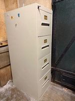 Armoire métallique à 4 tiroirs