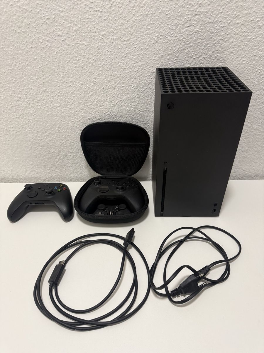 Microsoft Console: Xbox Series X 1TB + 2 Controller (inkl. Elite Controller) – Usato da Lyss venduto da rob_n999