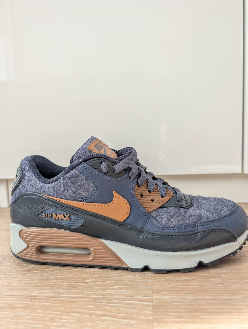 Nike Chaussures hommes: Air Max 90 (EU 42.5)  – D'occasion à Gossau SG par TheBibiaon